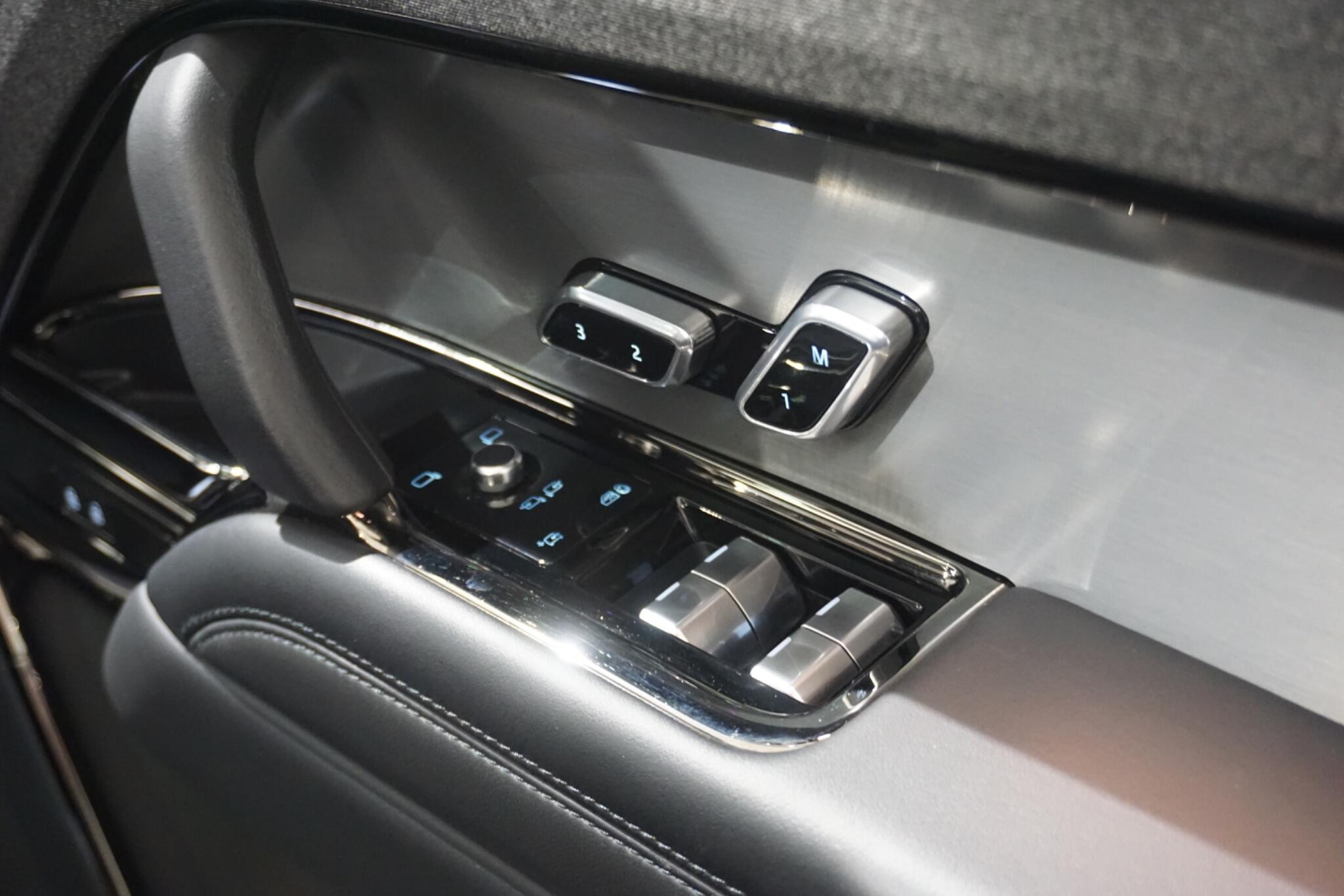 Land Rover Range Rover Sport 3.0 D300 MHEV Dynamic SE SUV 5dr Diesel Auto 4WD Euro 6 (s/s) (300 ps)